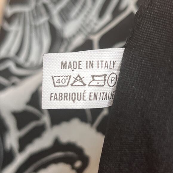 Vintage Y2K Italian Made Black & White Abstract Floral Butterfly Bandana Scarf - Picture 5 of 7